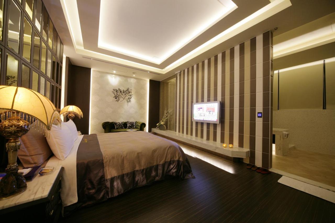 Dubai Villa Motel Daya Exteriör bild